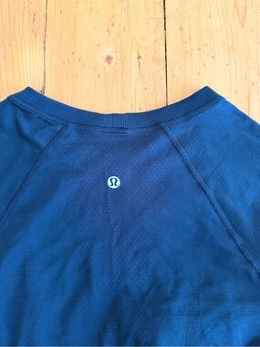 lululemon athletica Navy Blue Long Sleeve Tee